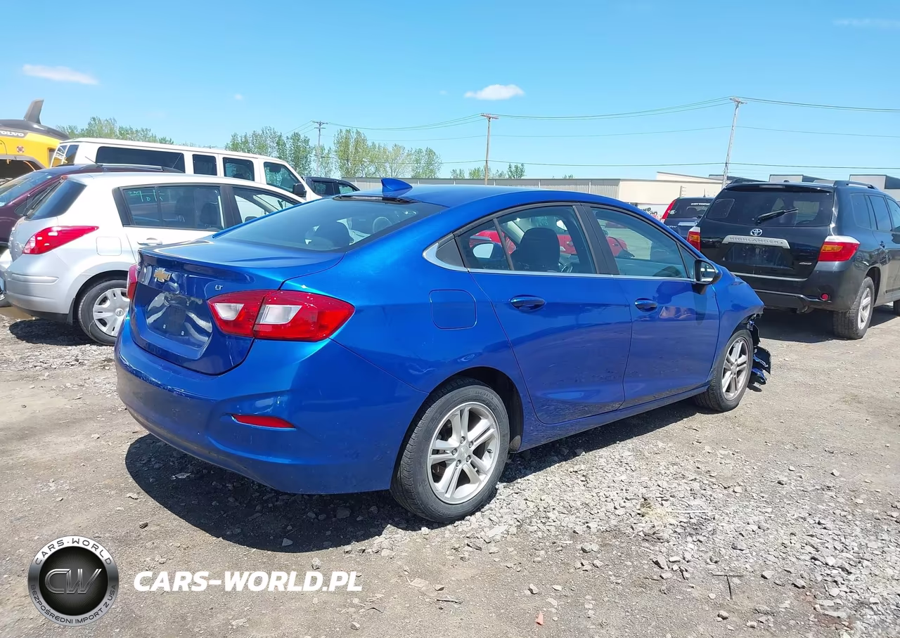 2018 Chevrolet Cruze Lt Auto VIN:1G1BE5SM9J7112594 - 4