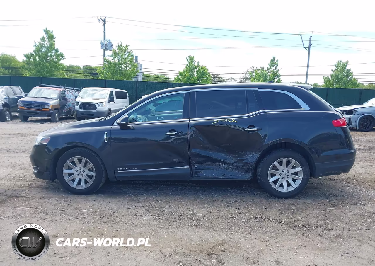 2019 Lincoln Mkt Livery VIN:2LMHJ5NK2KBL04407 - 14