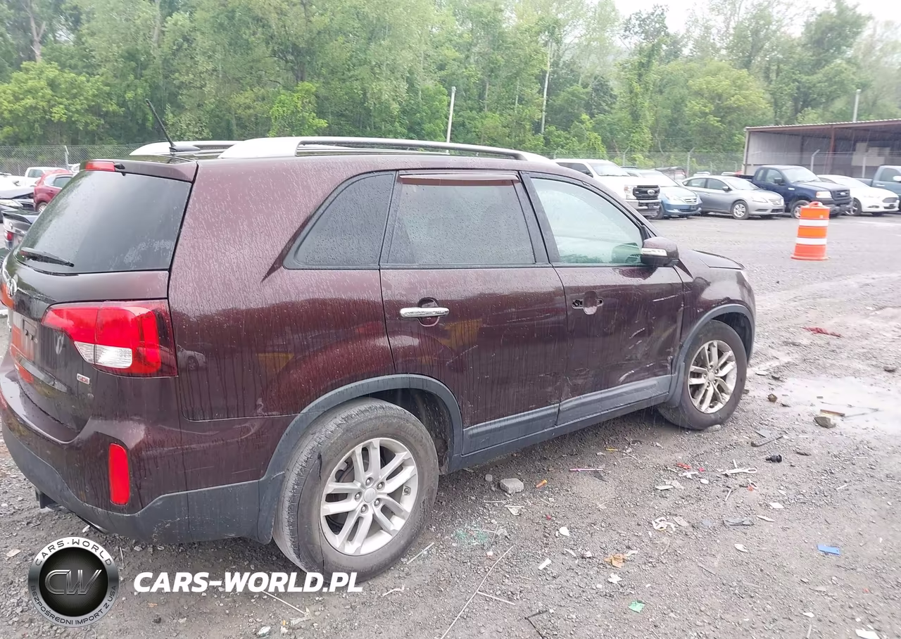 2015 Kia Sorento Lx VIN:5XYKT3A6XFG653779 - 4