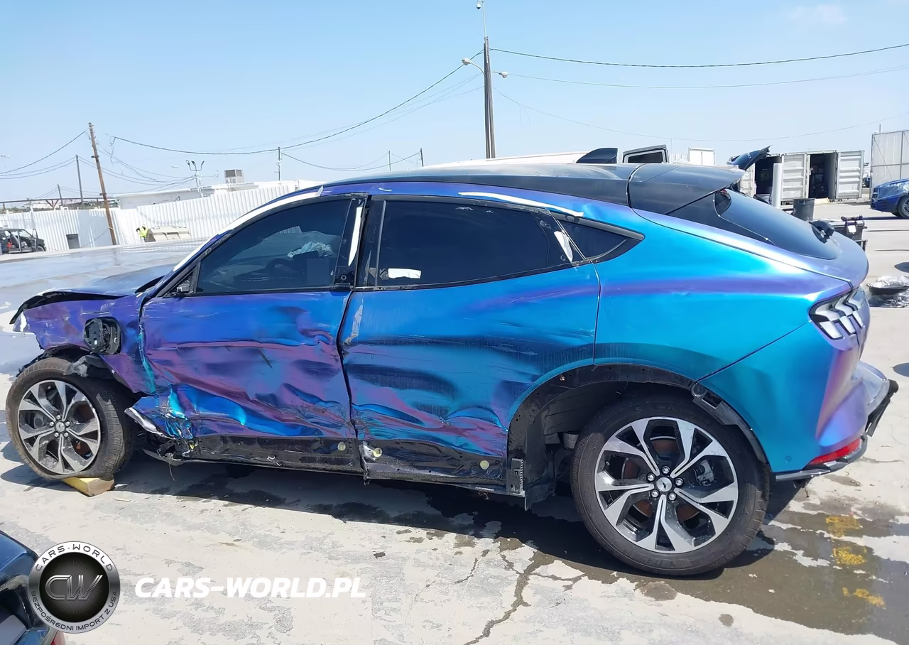 2022 Ford Mustang Mach-E Premium VIN:3FMTK3SS2NMA43732 - 14