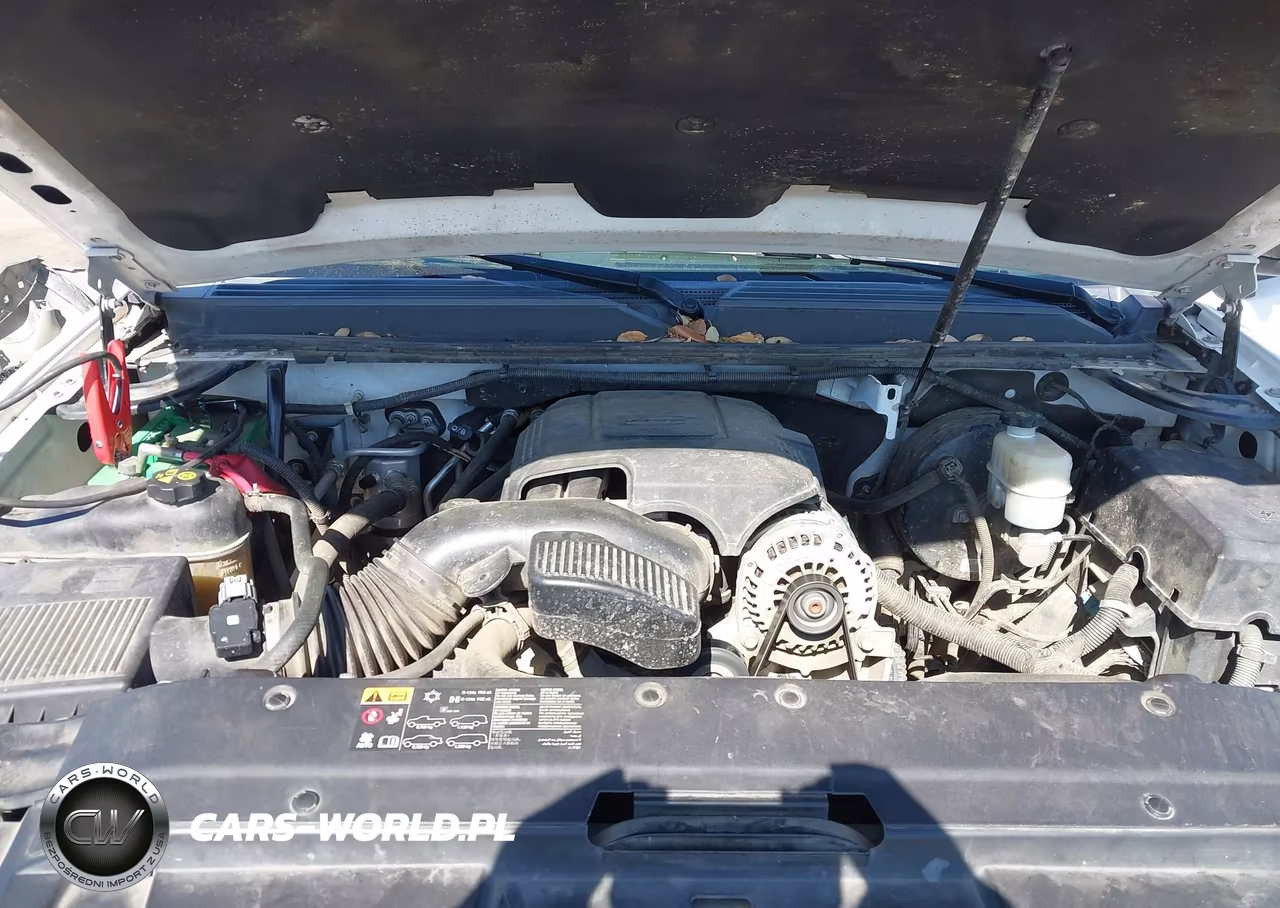 2011 Chevrolet Suburban 1500 Ls VIN:1GNSKHE32BR329664 - 10