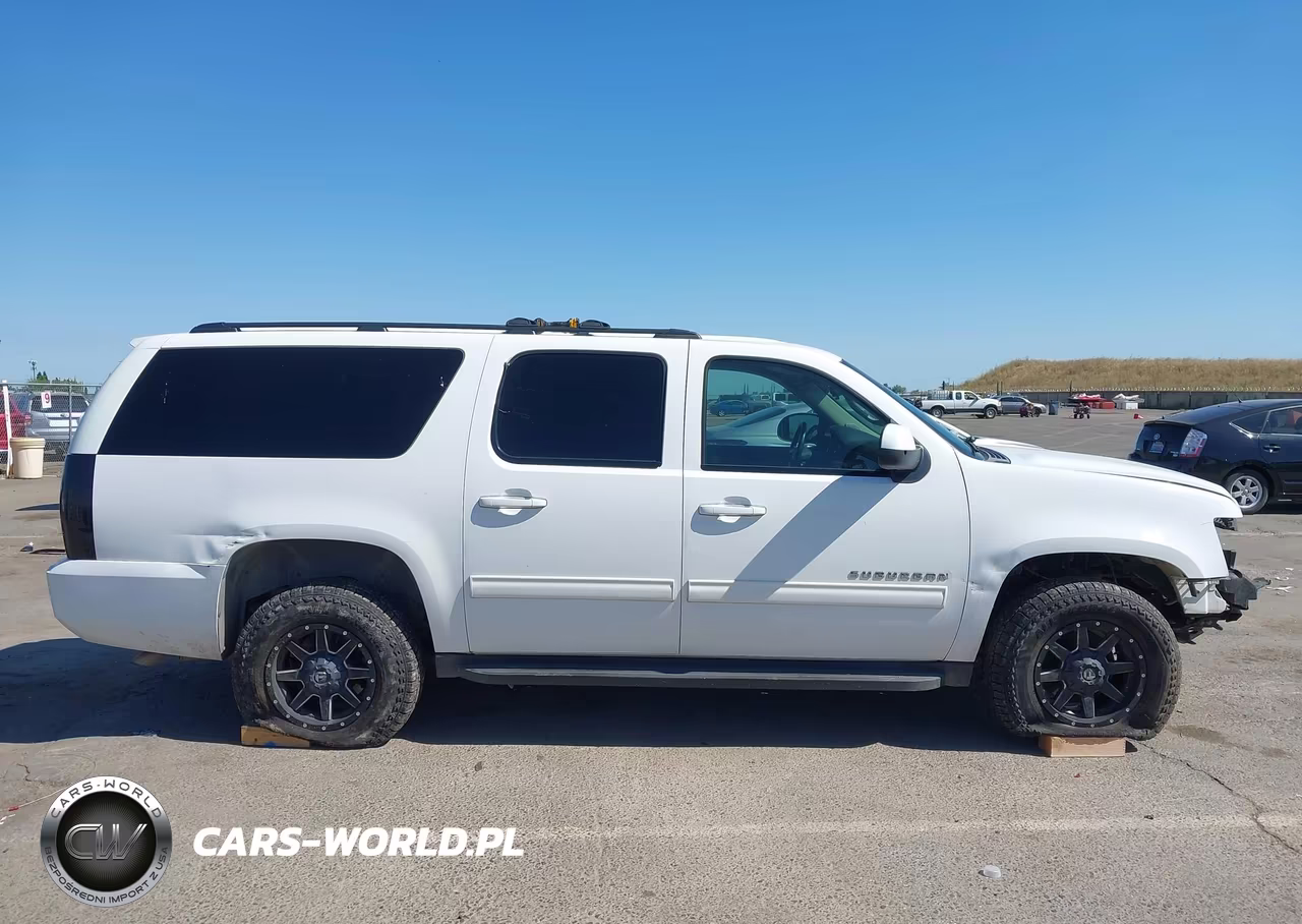 2011 Chevrolet Suburban 1500 Ls VIN:1GNSKHE32BR329664 - 14
