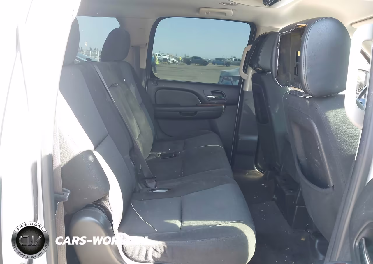 2011 Chevrolet Suburban 1500 Ls VIN:1GNSKHE32BR329664 - 8