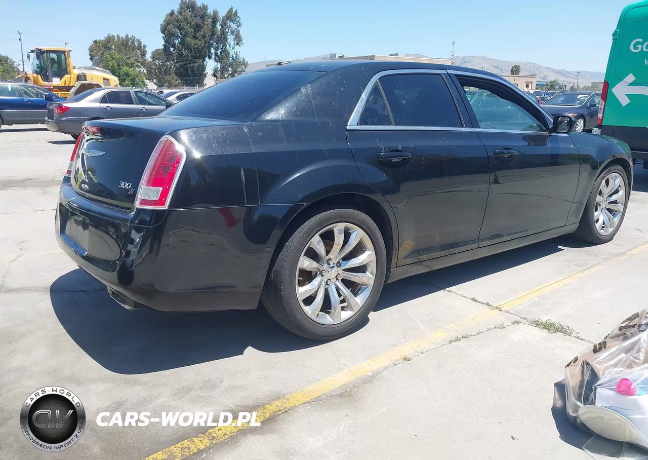 2013 Chrysler 300 300S VIN:2C3CCABG3DH717020 - 4