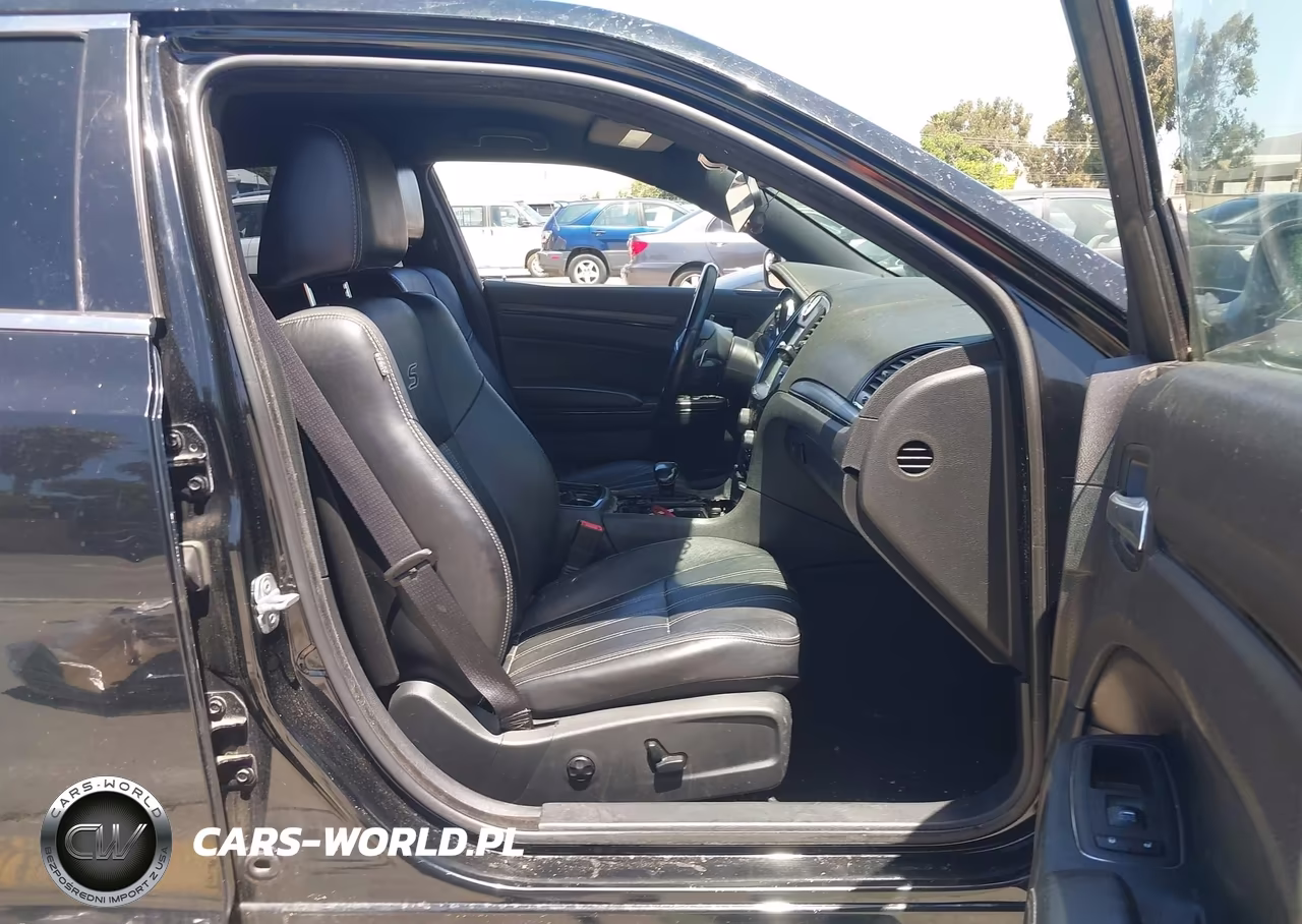 2013 Chrysler 300 300S VIN:2C3CCABG3DH717020 - 5