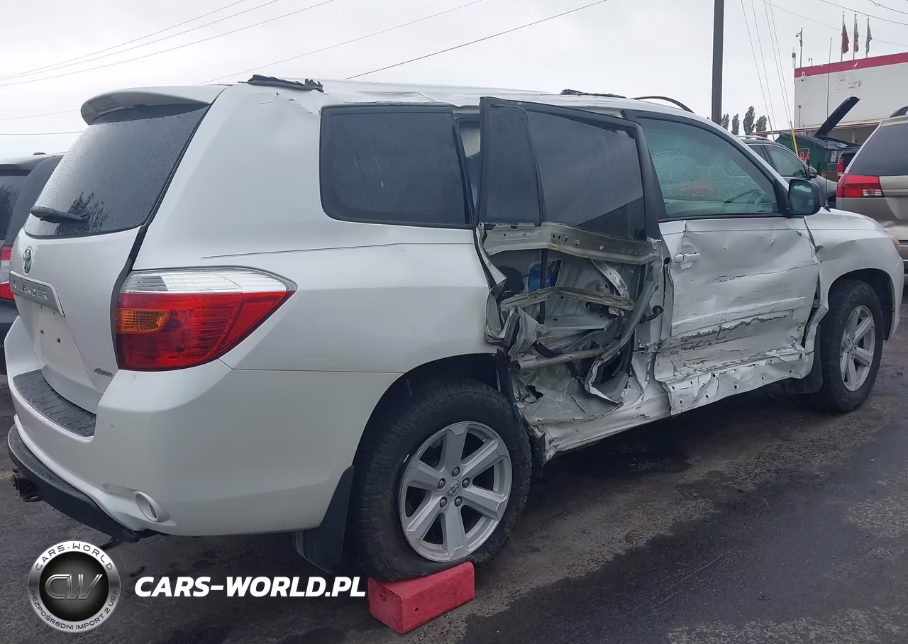 2010 Toyota Highlander Base V6 VIN:5TDBK3EH5AS034873 - 4