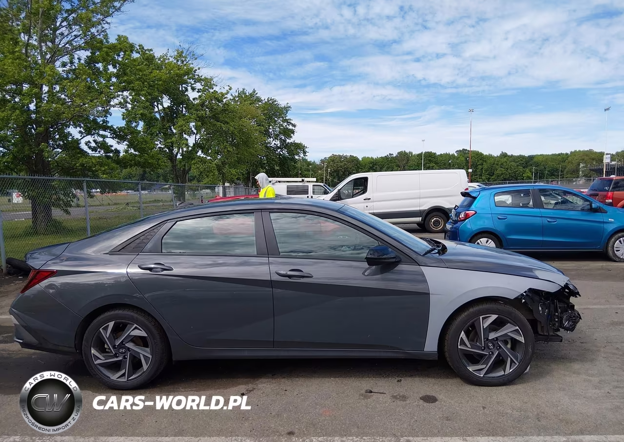 2025 Hyundai Elantra Sel Sport VIN:KMHLM4DG1SU902454 - 13