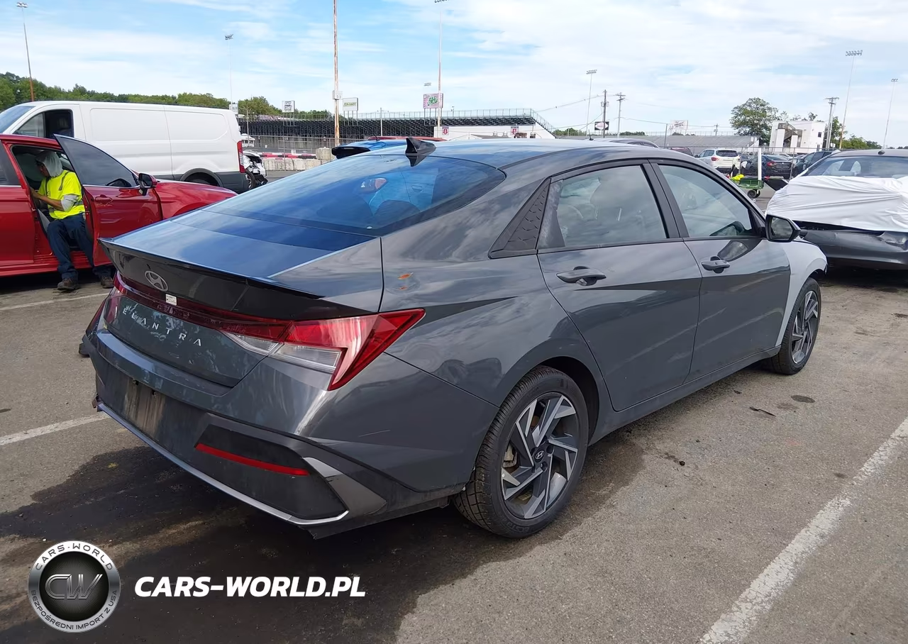 2025 Hyundai Elantra Sel Sport VIN:KMHLM4DG1SU902454 - 4