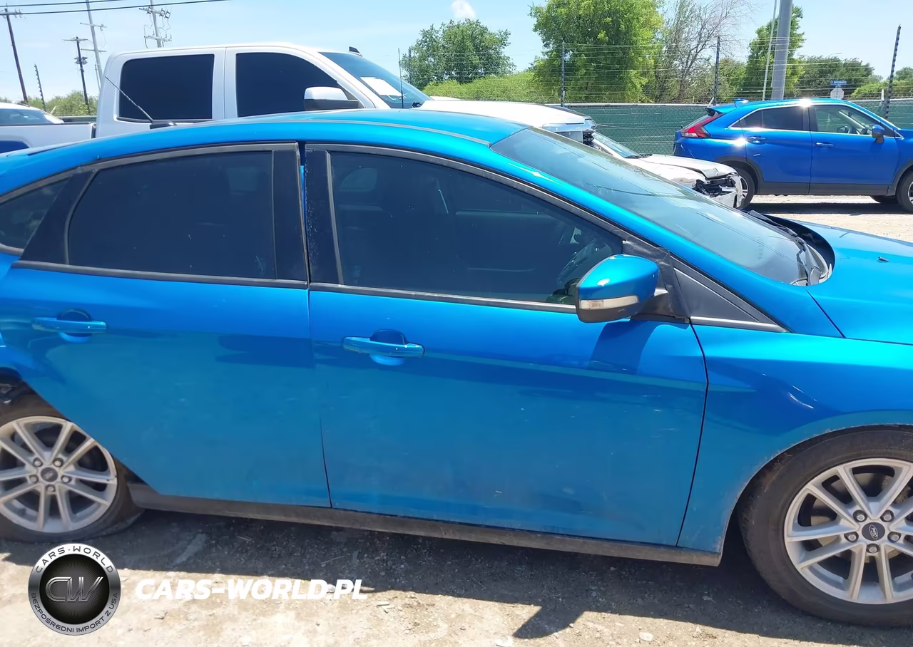 2016 Ford Focus Se VIN:1FADP3K26GL351670 - 14