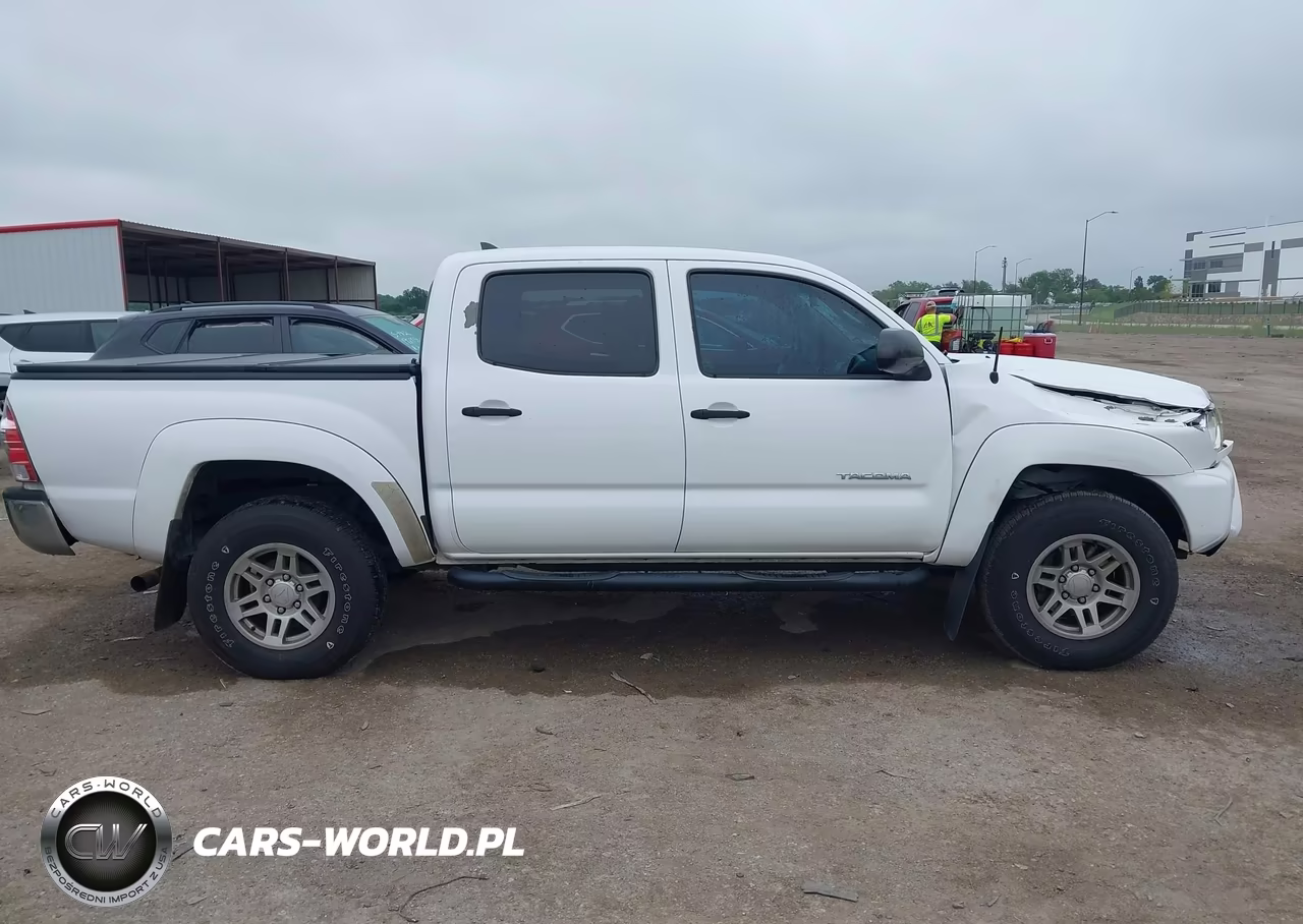 2015 Toyota Tacoma Prerunner VIN:5TFJX4GN0FX045139 - 13