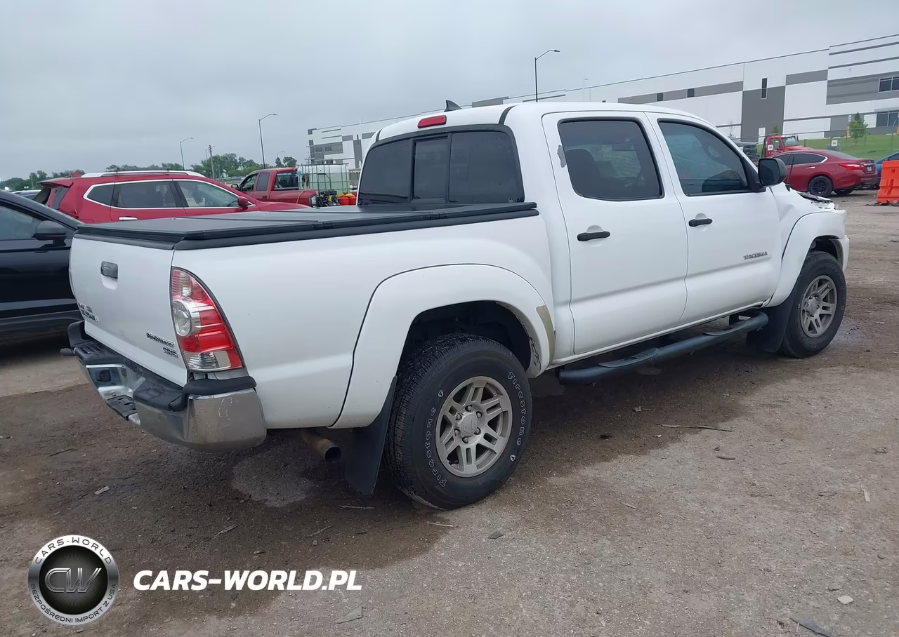 2015 Toyota Tacoma Prerunner VIN:5TFJX4GN0FX045139 - 4