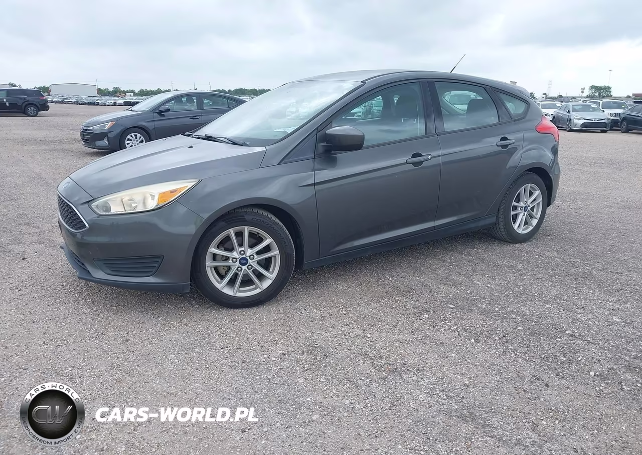 2018 Ford Focus Se VIN:1FADP3K23JL328984 - 2