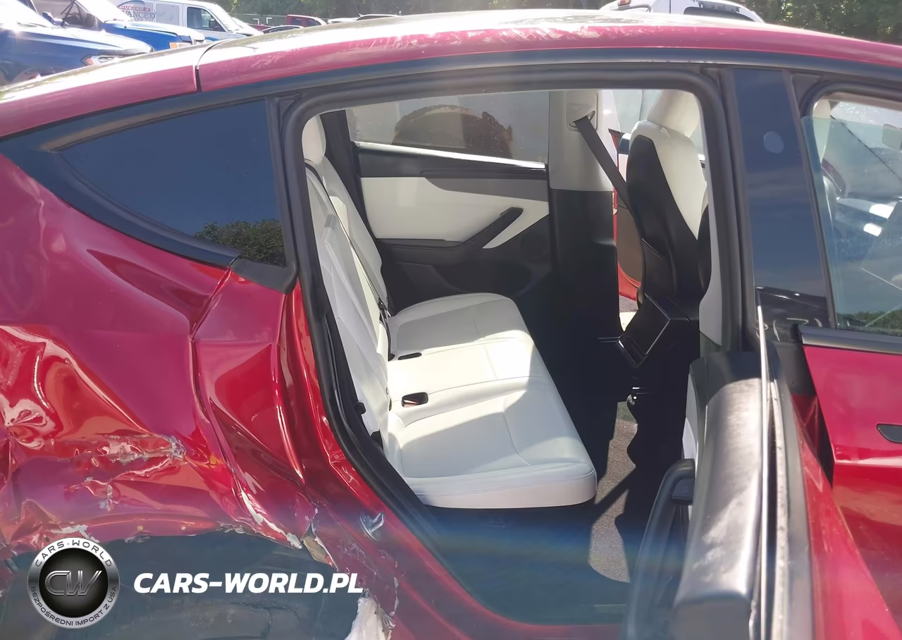 2026 Tesla Model Y VIN:7SAYGDEE9TA431789 - 7