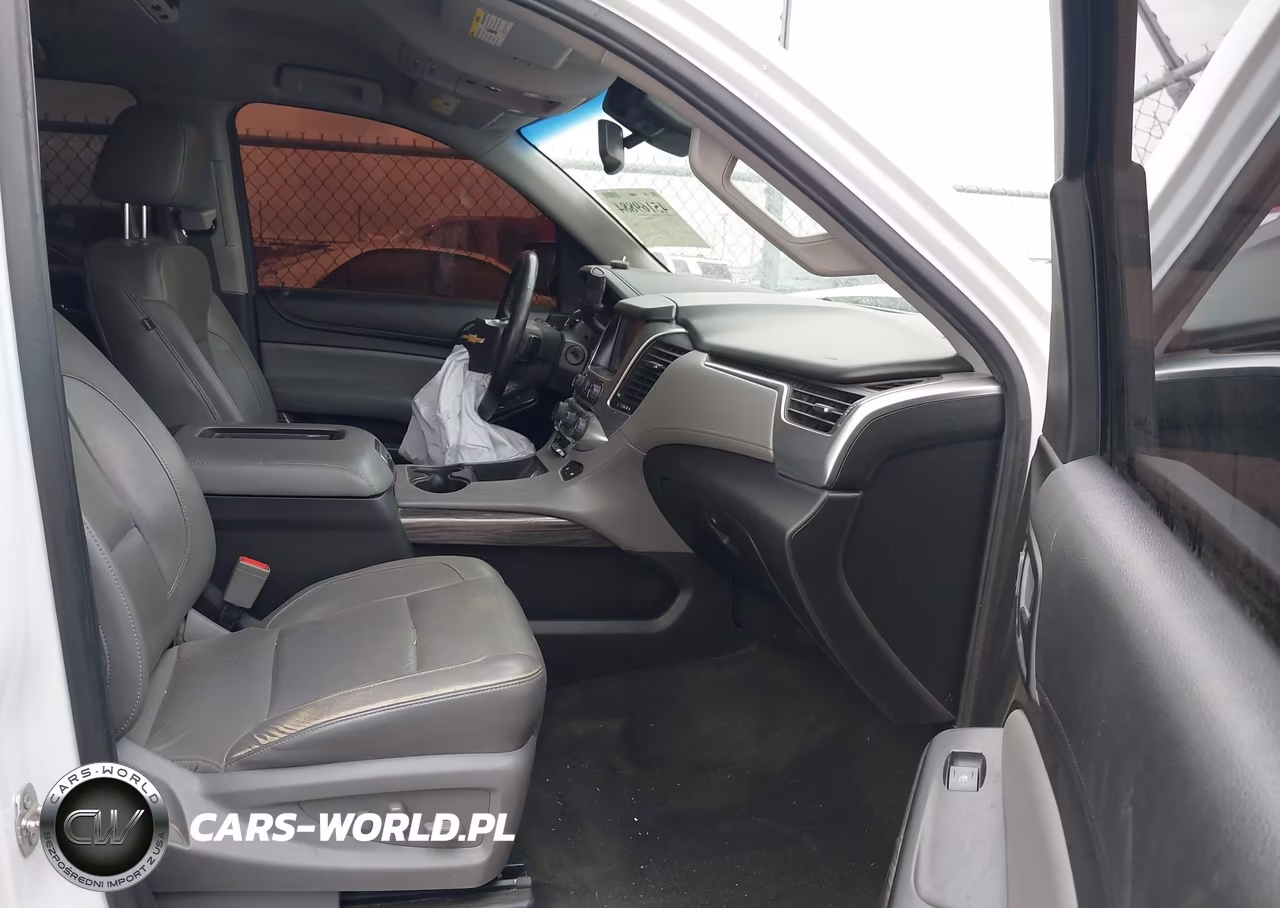 2018 Chevrolet Suburban Lt VIN:1GNSCHKC1JR101851 - 5