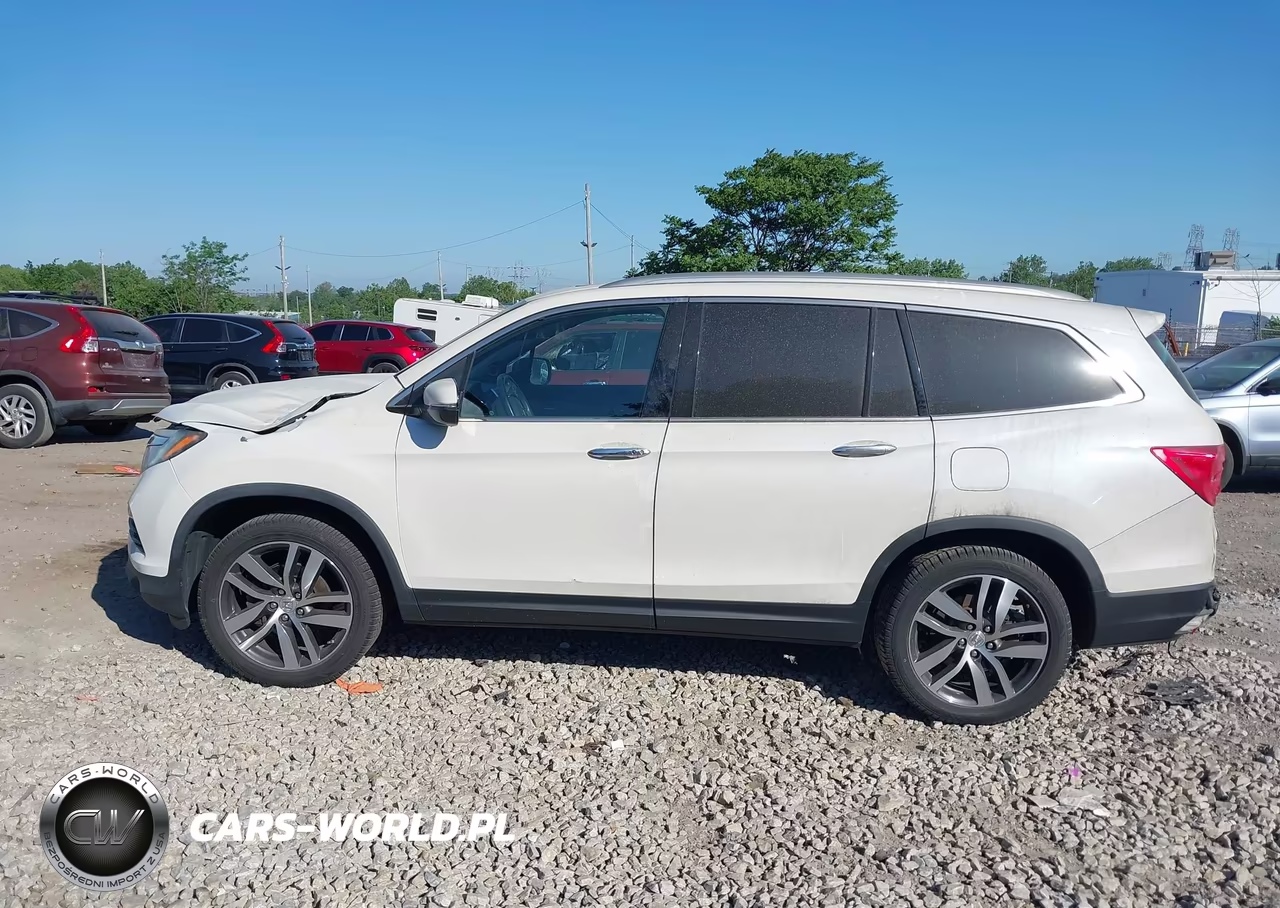 2017 Honda Pilot Touring VIN:5FNYF6H96HB077086 - 13