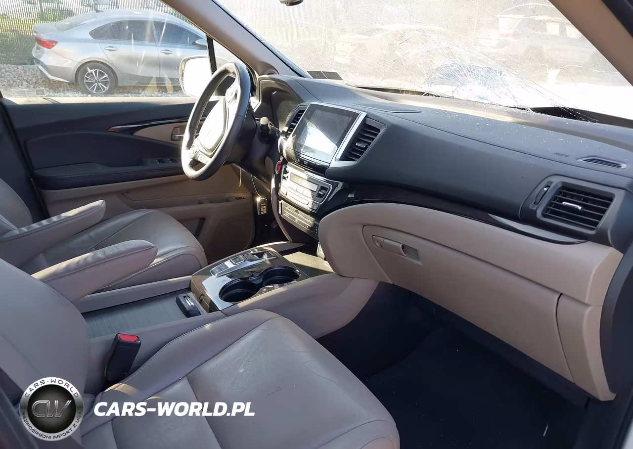 2017 Honda Pilot Touring VIN:5FNYF6H96HB077086 - 5