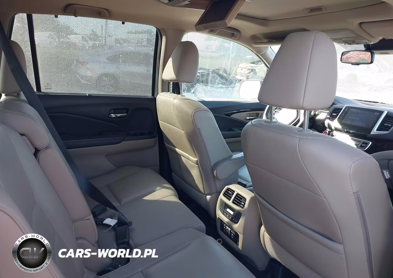 2017 Honda Pilot Touring VIN:5FNYF6H96HB077086 - 8