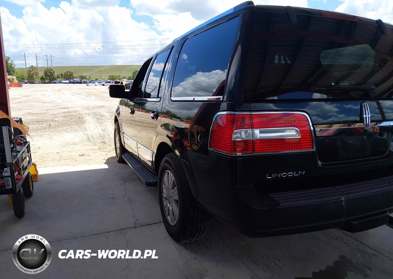 2007 Lincoln Navigator Ultimate VIN:5LMFU27557LJ24620 - 3