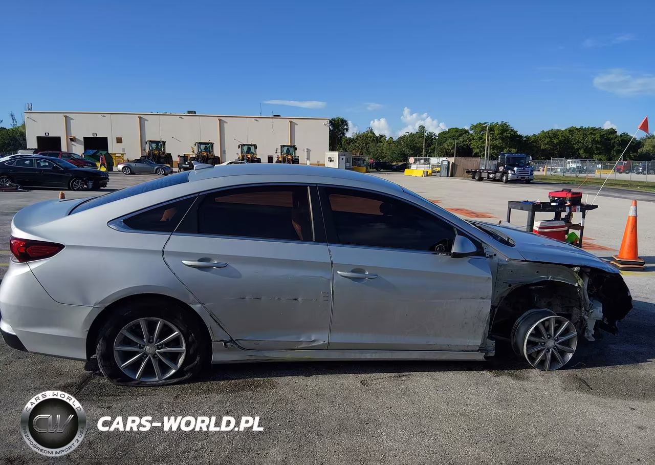 2018 Hyundai Sonata Se VIN:5NPE24AF6JH677715 - 13