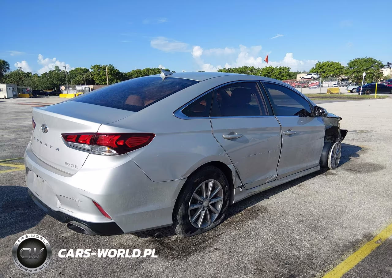 2018 Hyundai Sonata Se VIN:5NPE24AF6JH677715 - 4