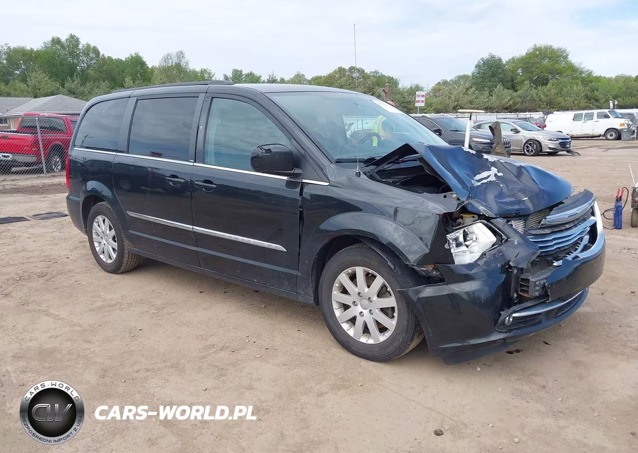 2013 Chrysler Town & Country Touring – zdjęcie 1 z 16