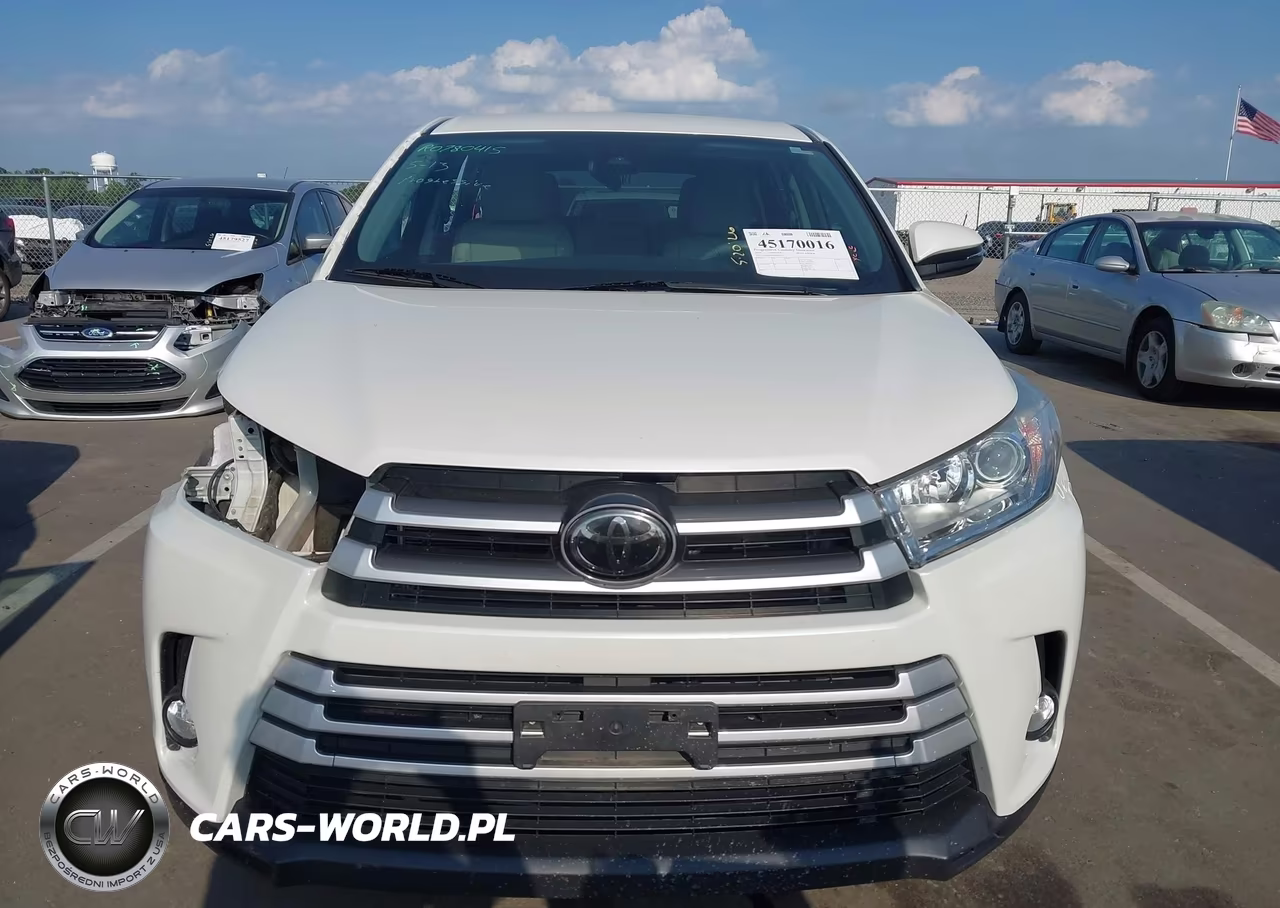 2018 Toyota Highlander Le Plus VIN:5TDZZRFH7JS267018 - 13