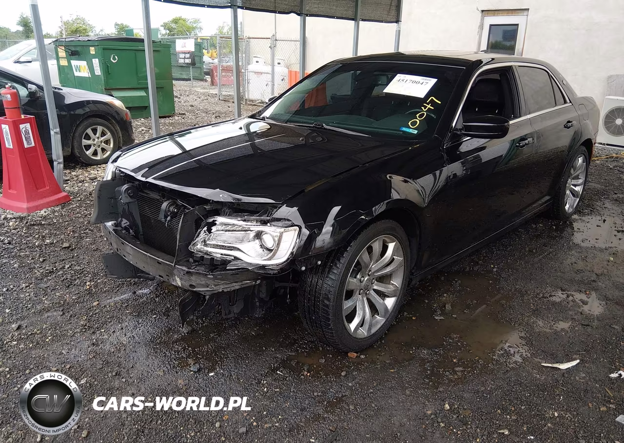2018 Chrysler 300 Touring L VIN:2C3CCAAG3JH191162 - 2