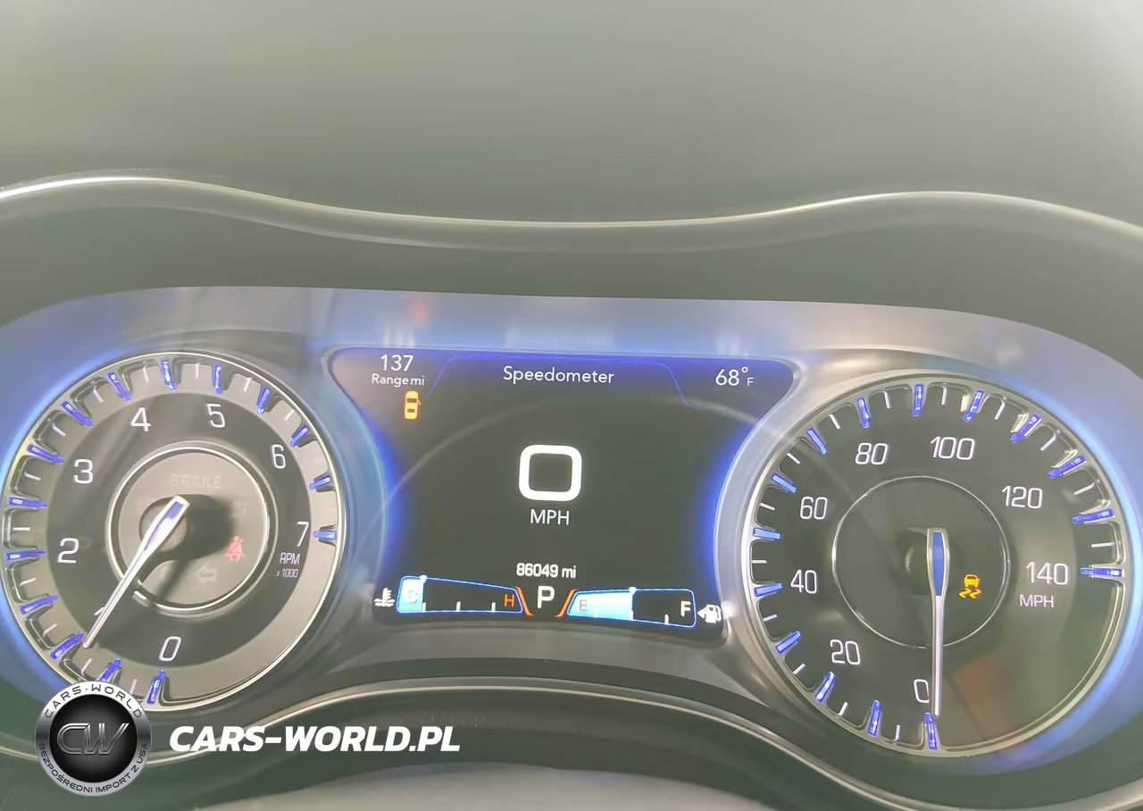 2018 Chrysler 300 Touring L VIN:2C3CCAAG3JH191162 - 7