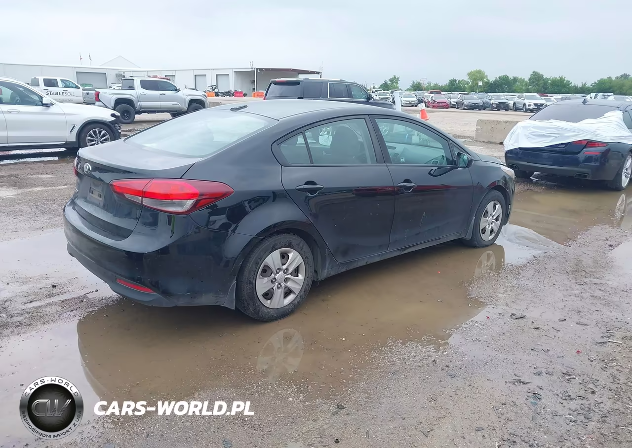 2017 Kia Forte Lx VIN:3KPFK4A74HE013912 - 4