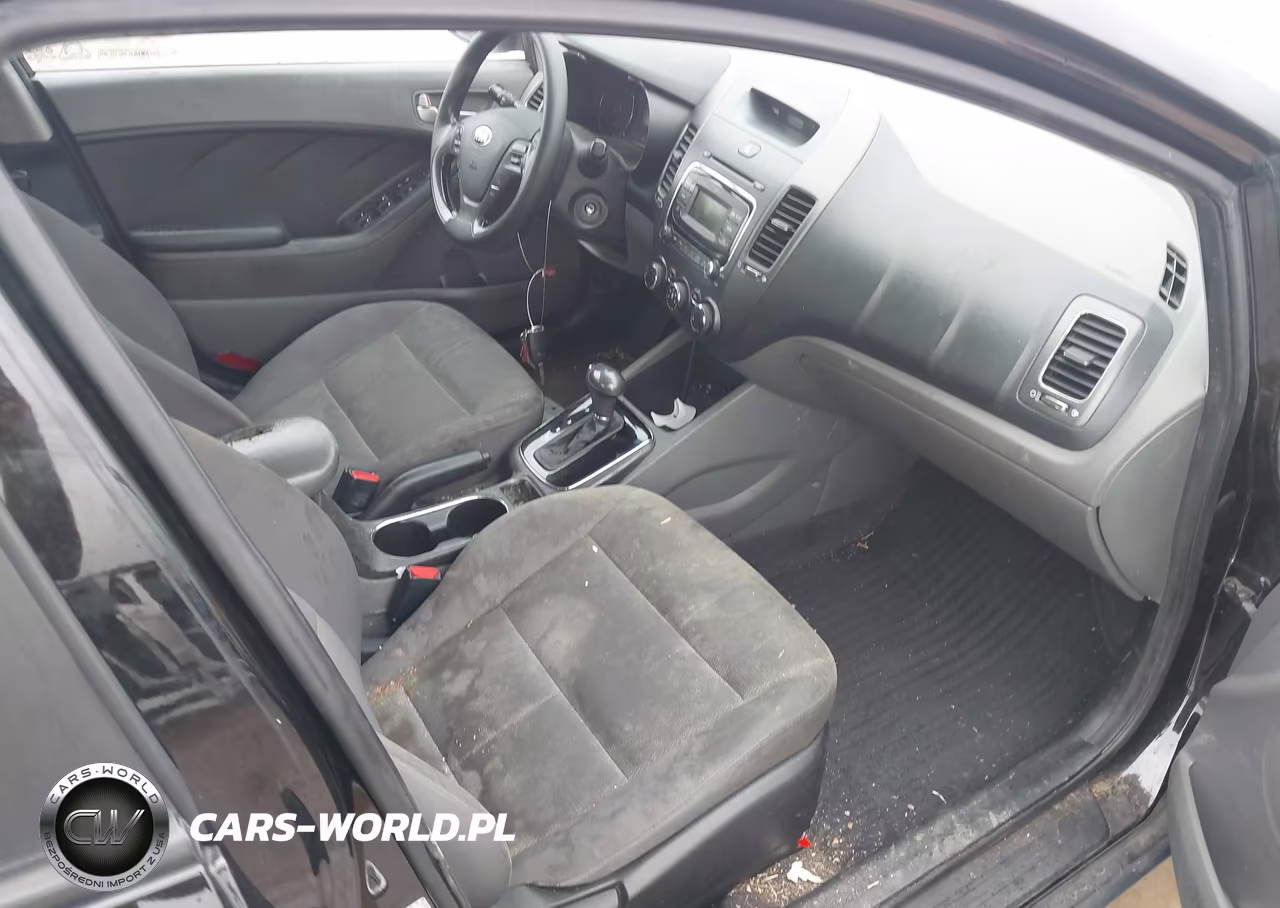 2017 Kia Forte Lx VIN:3KPFK4A74HE013912 - 5