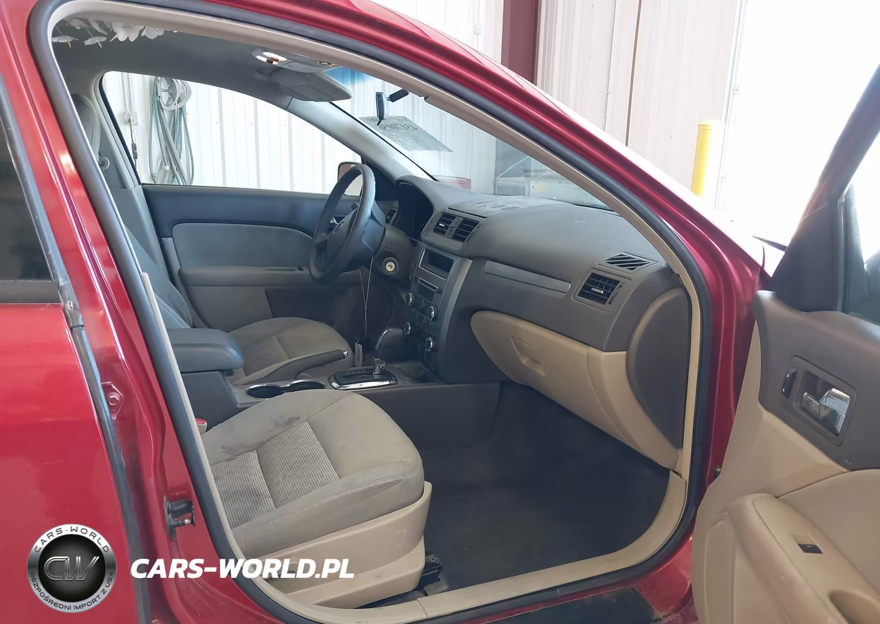2010 Ford Fusion S VIN:3FAHP0GA8AR307629 - 5