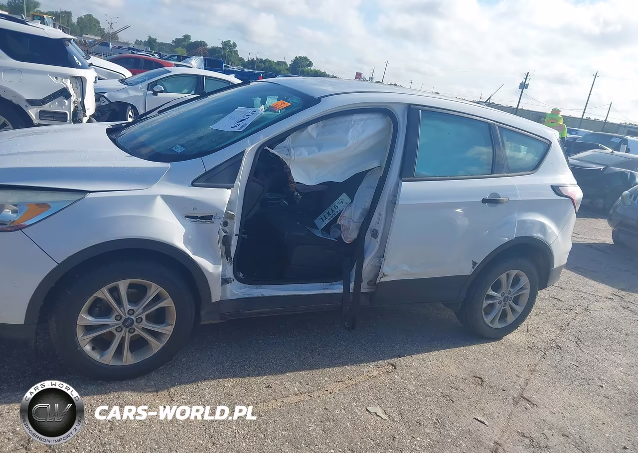 2017 Ford Escape S VIN:1FMCU0F77HUE94587 - 6
