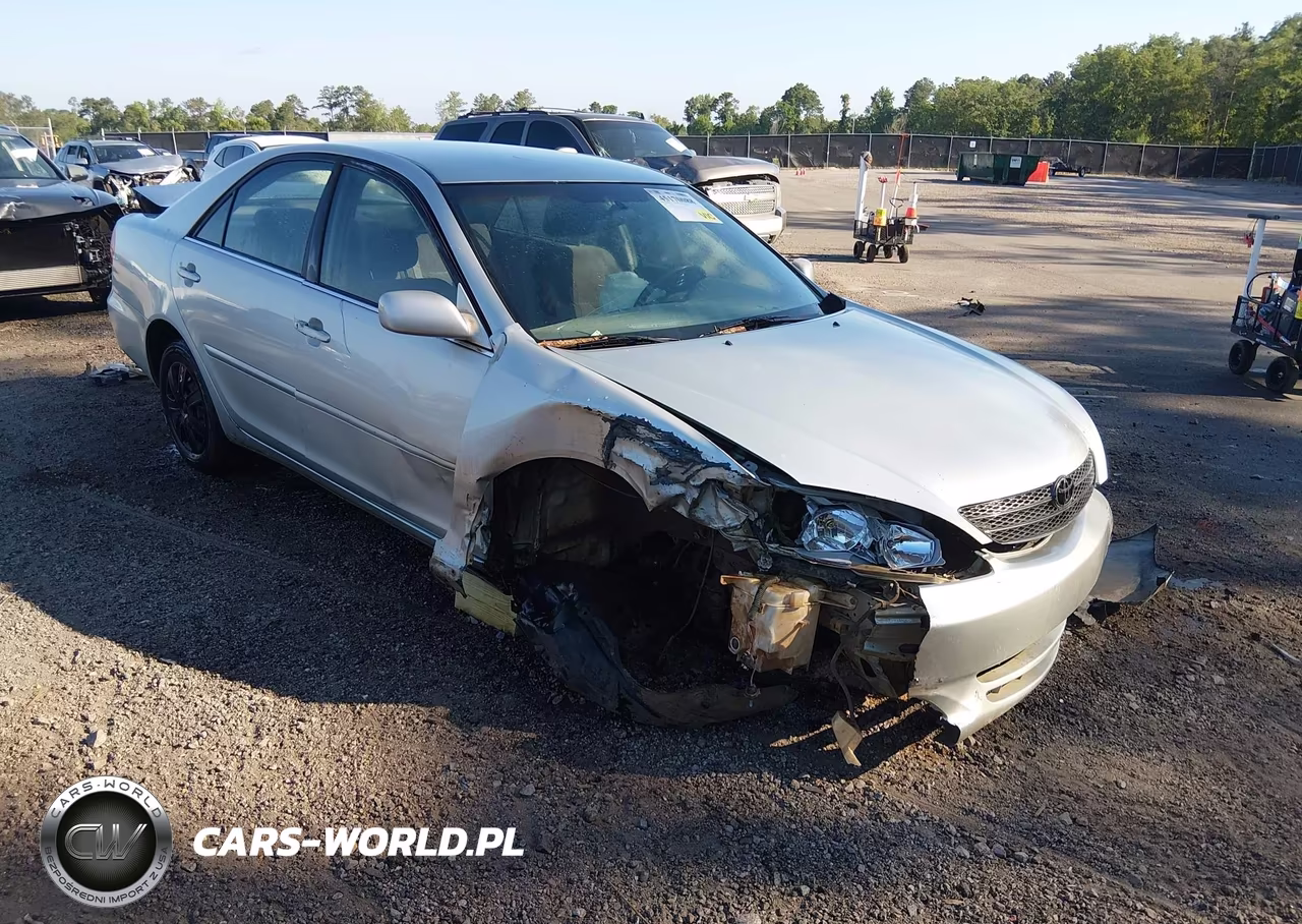2004 Toyota Camry Le – zdjęcie 1 z 16