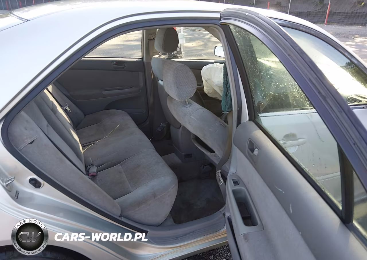 2004 Toyota Camry Le VIN:JTDBE30K340261853 - 8