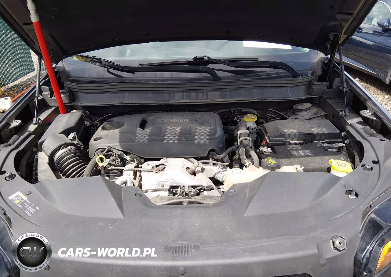 2019 Jeep Cherokee Latitude Plus 4X4 VIN:1C4PJMLN6KD123601 - 10