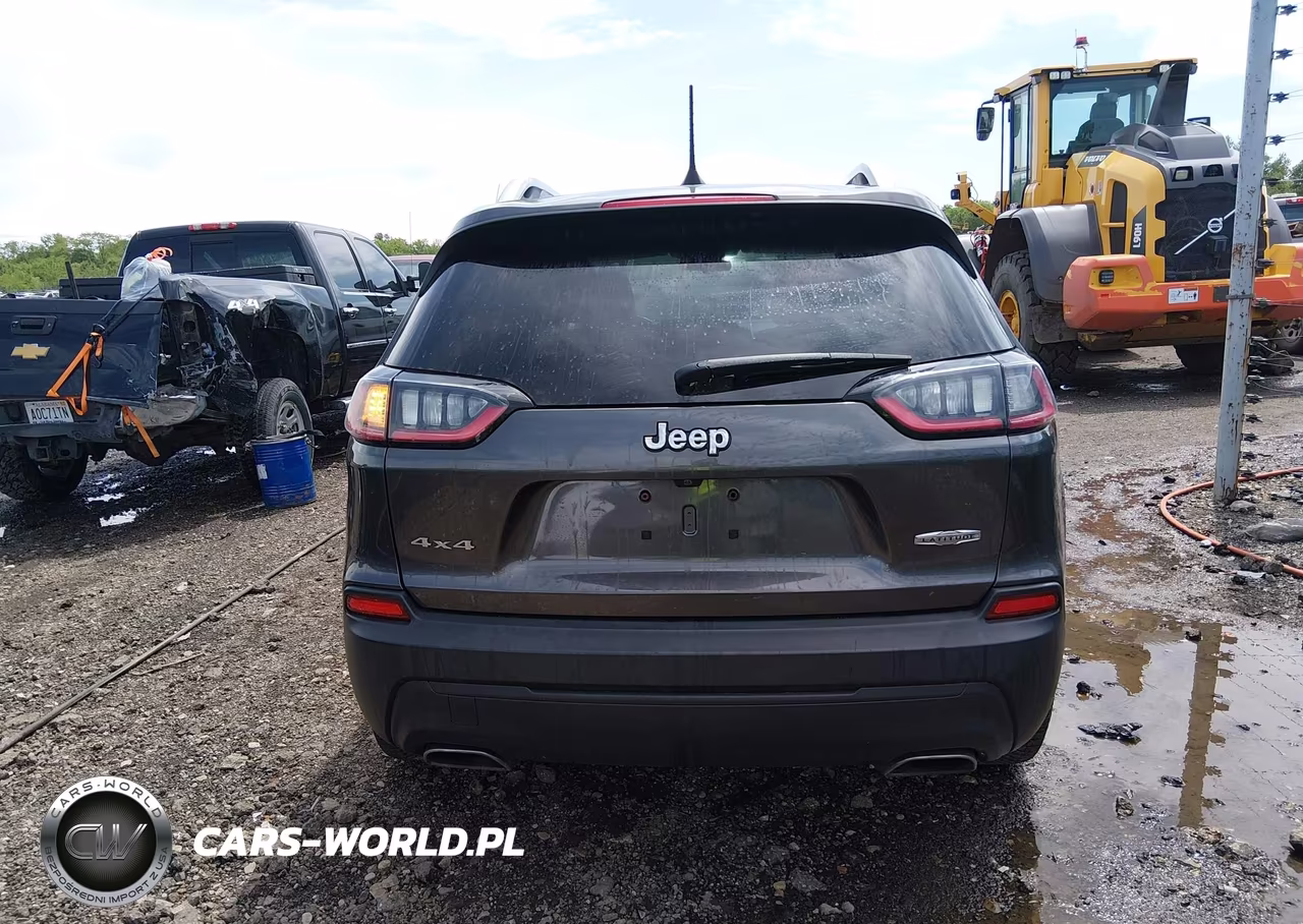2019 Jeep Cherokee Latitude Plus 4X4 VIN:1C4PJMLN6KD123601 - 16