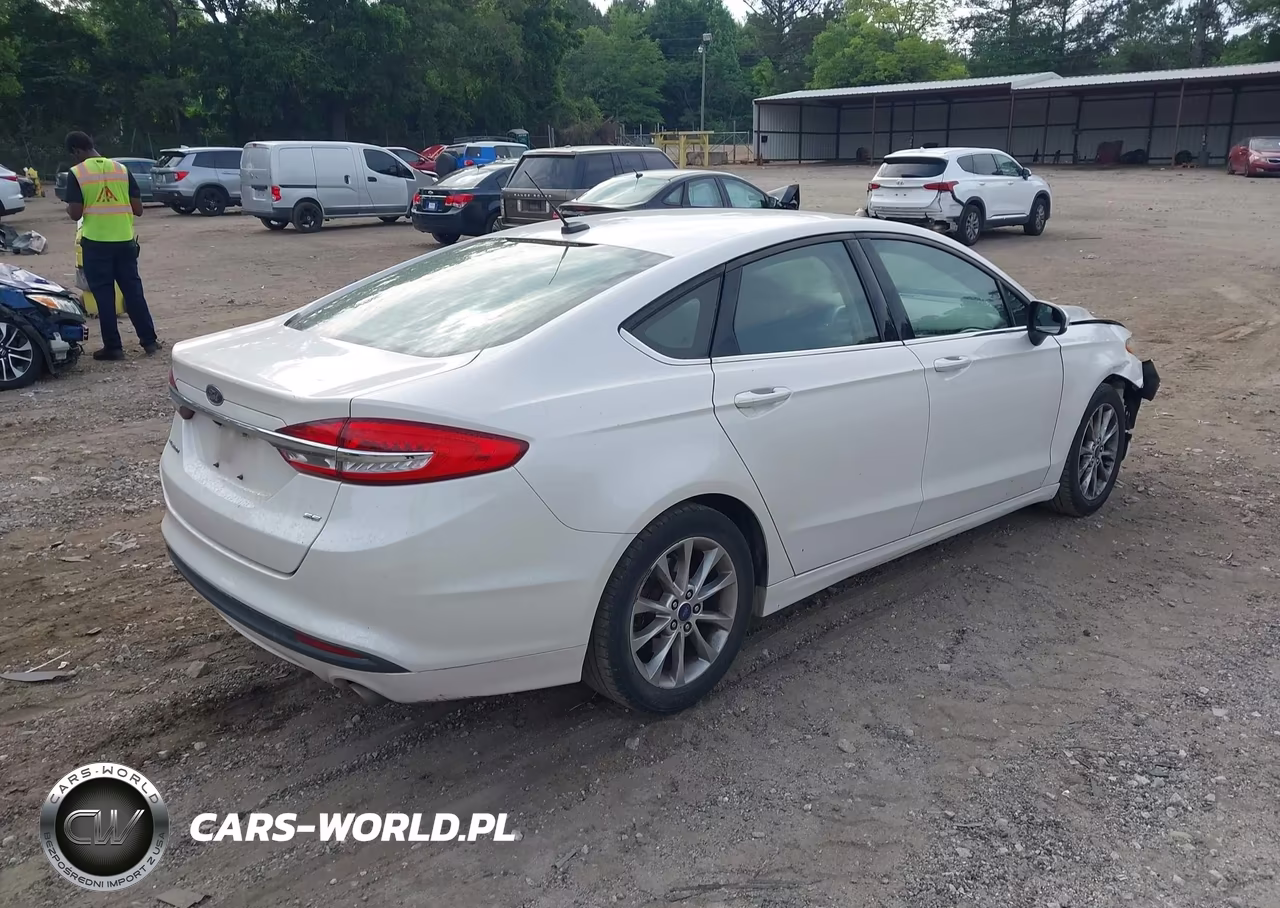 2017 Ford Fusion Se VIN:3FA6P0H79HR211979 - 4