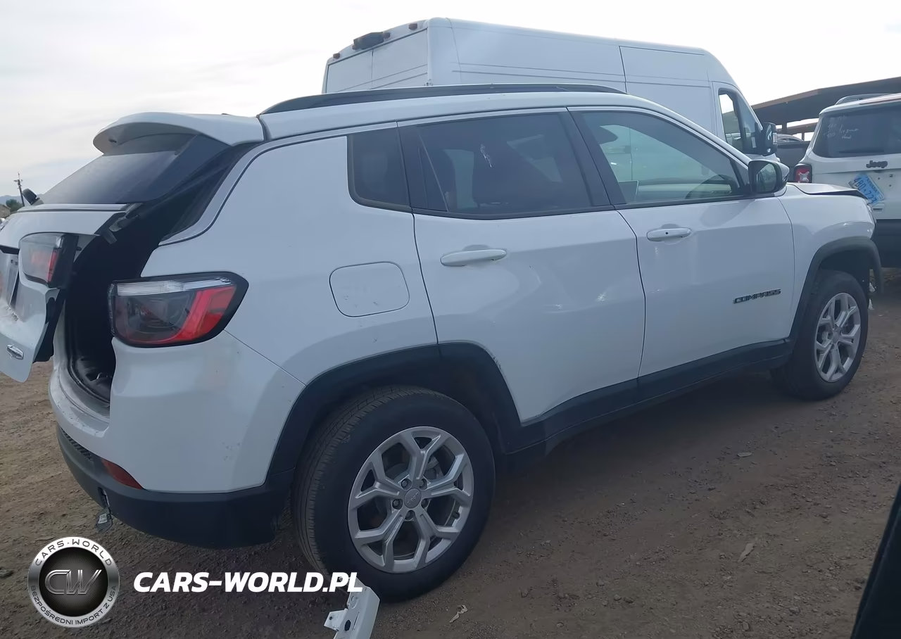 2024 Jeep Compass Latitude 4X4 VIN:3C4NJDBN1RT117847 - 4
