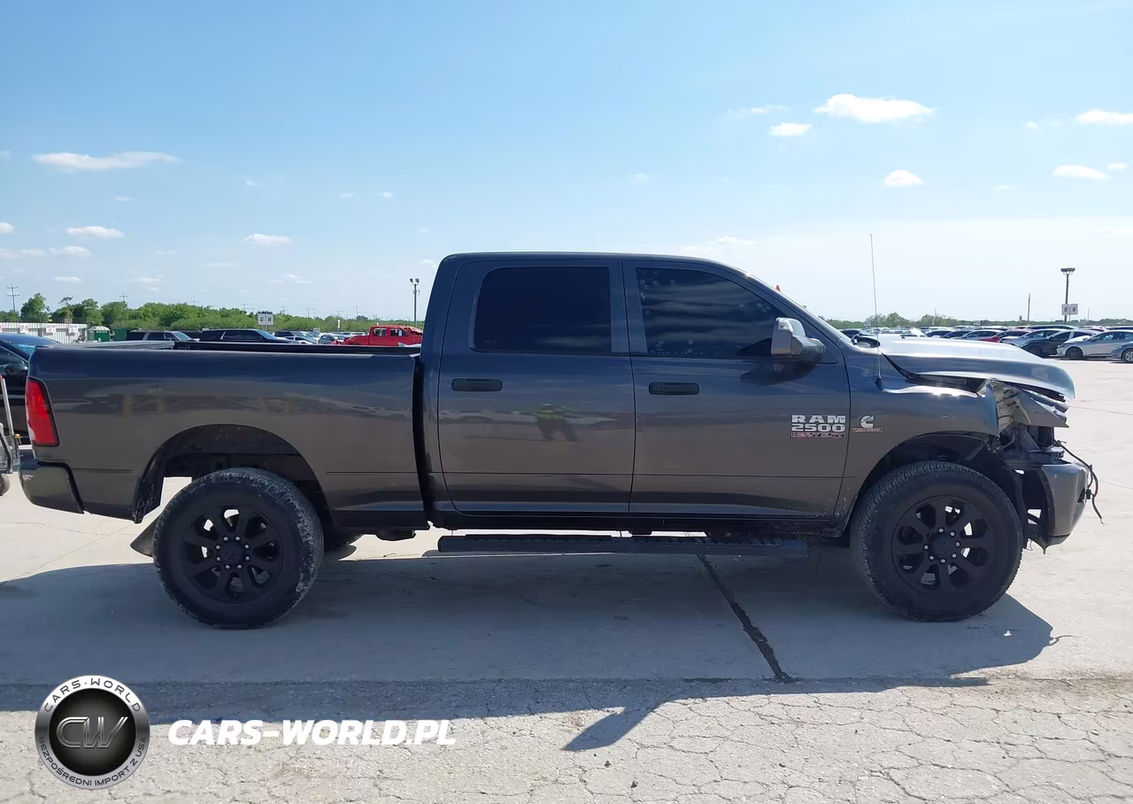 2017 Ram 2500 Tradesman 4X4 6'4 Box VIN:3C6UR5CL1HG676742 - 13