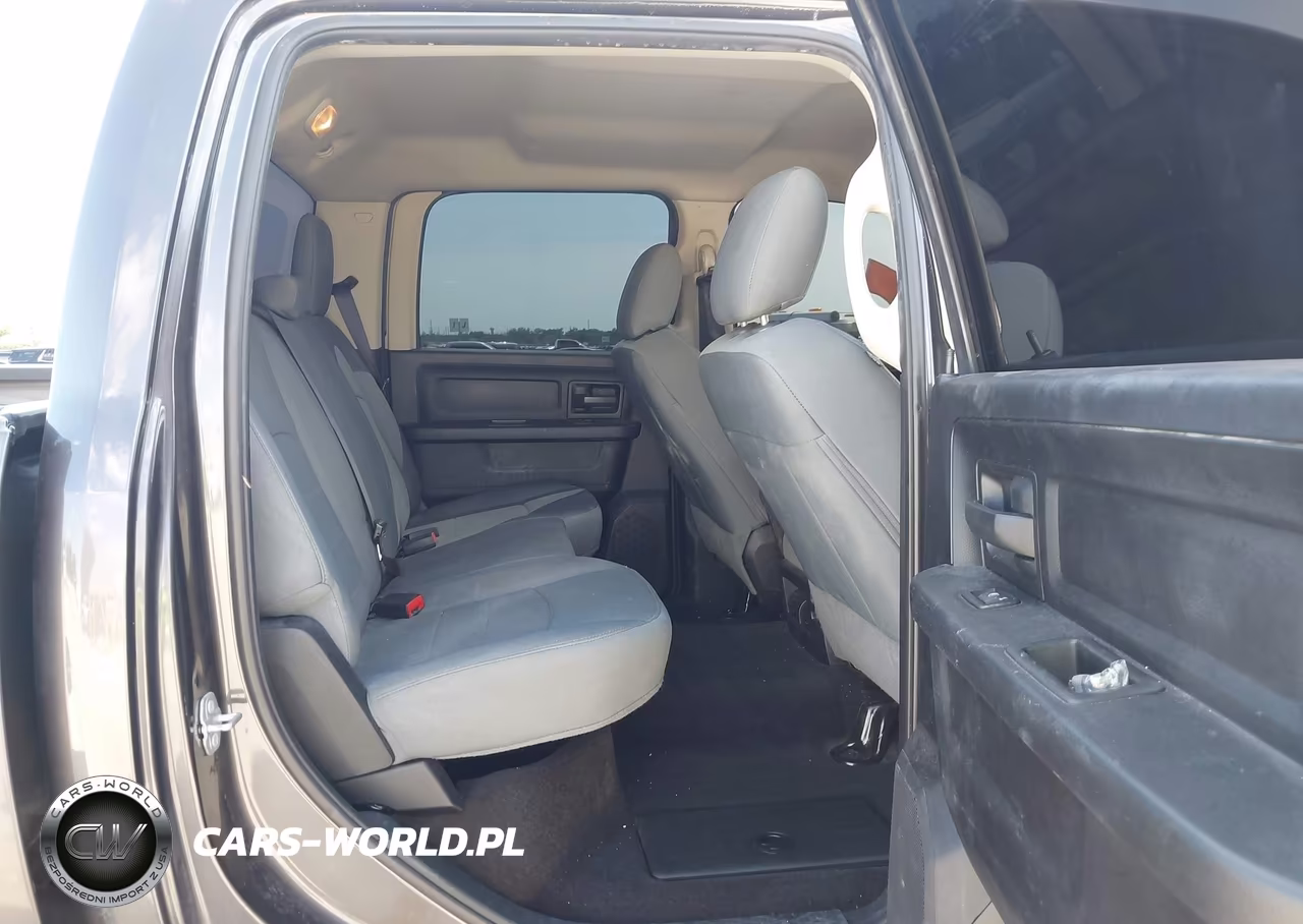 2017 Ram 2500 Tradesman 4X4 6'4 Box VIN:3C6UR5CL1HG676742 - 8