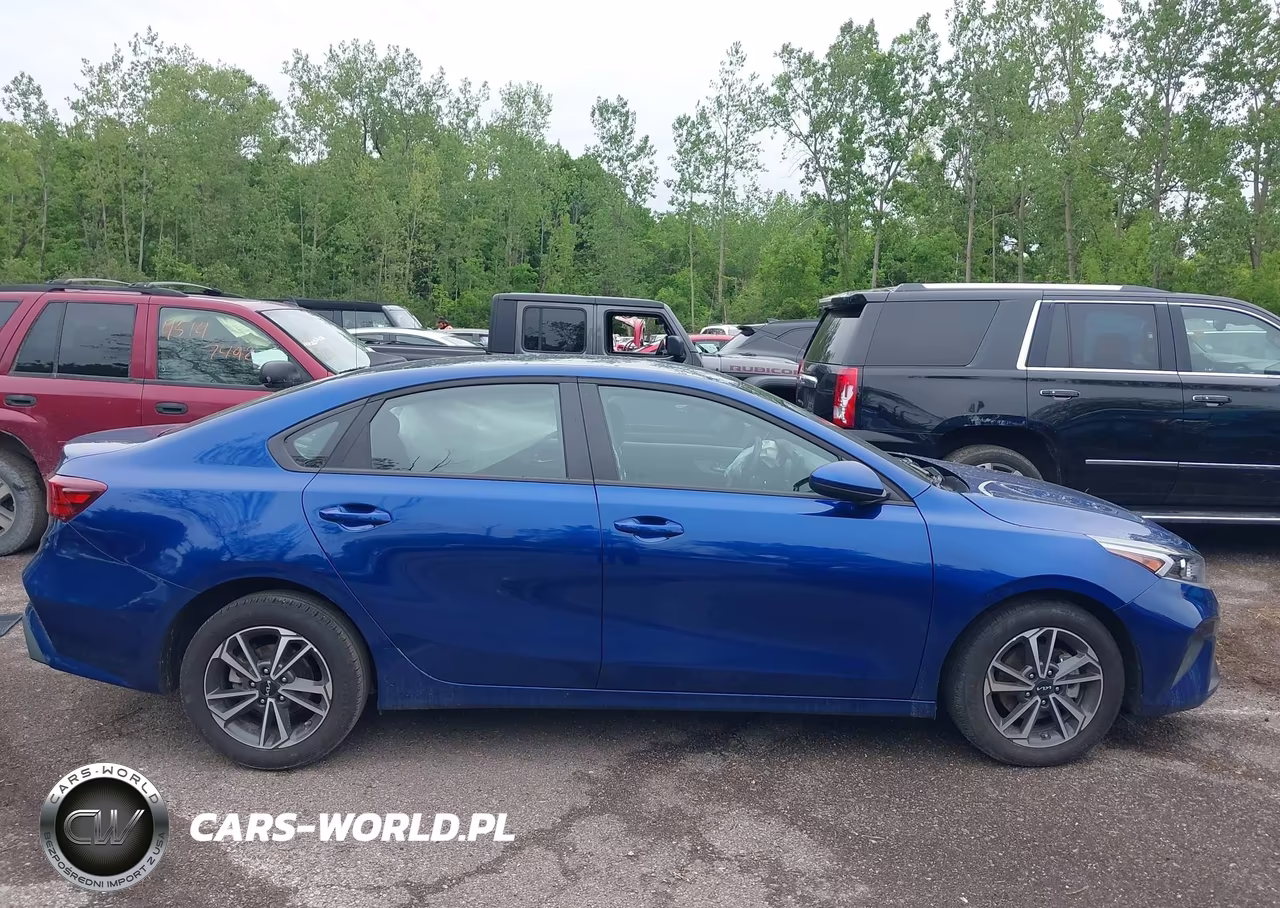 2024 Kia Forte Lxs VIN:3KPF24AD7RE832470 - 13