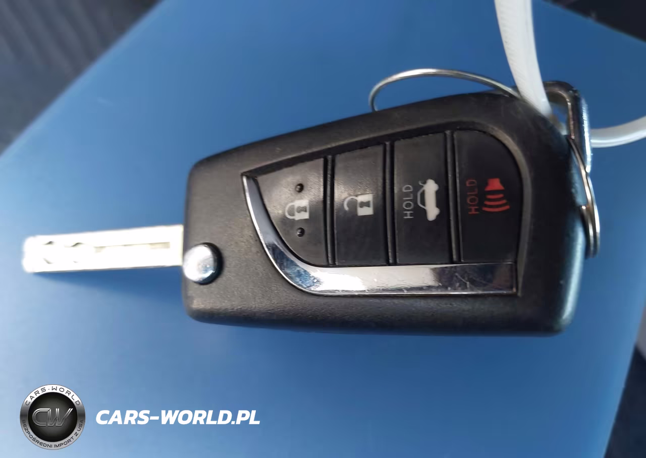 2018 Toyota Camry Le VIN:JTNB11HK2J3032431 - 11