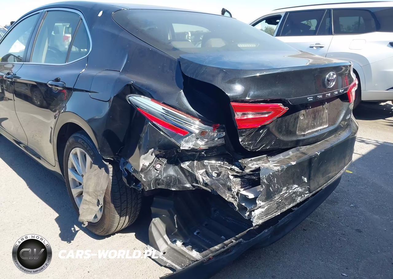 2018 Toyota Camry Le VIN:JTNB11HK2J3032431 - 6