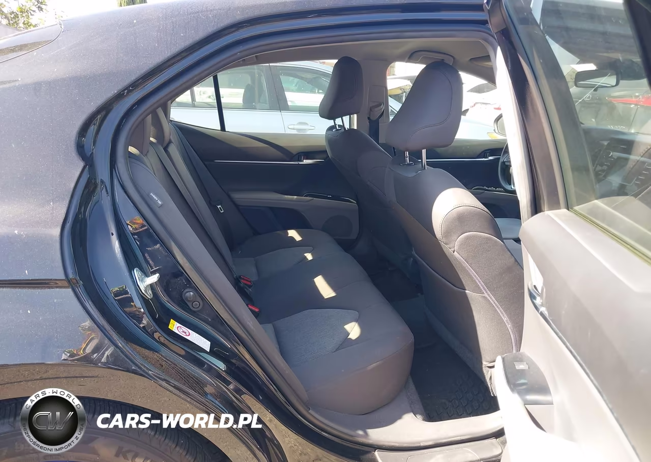 2018 Toyota Camry Le VIN:JTNB11HK2J3032431 - 8