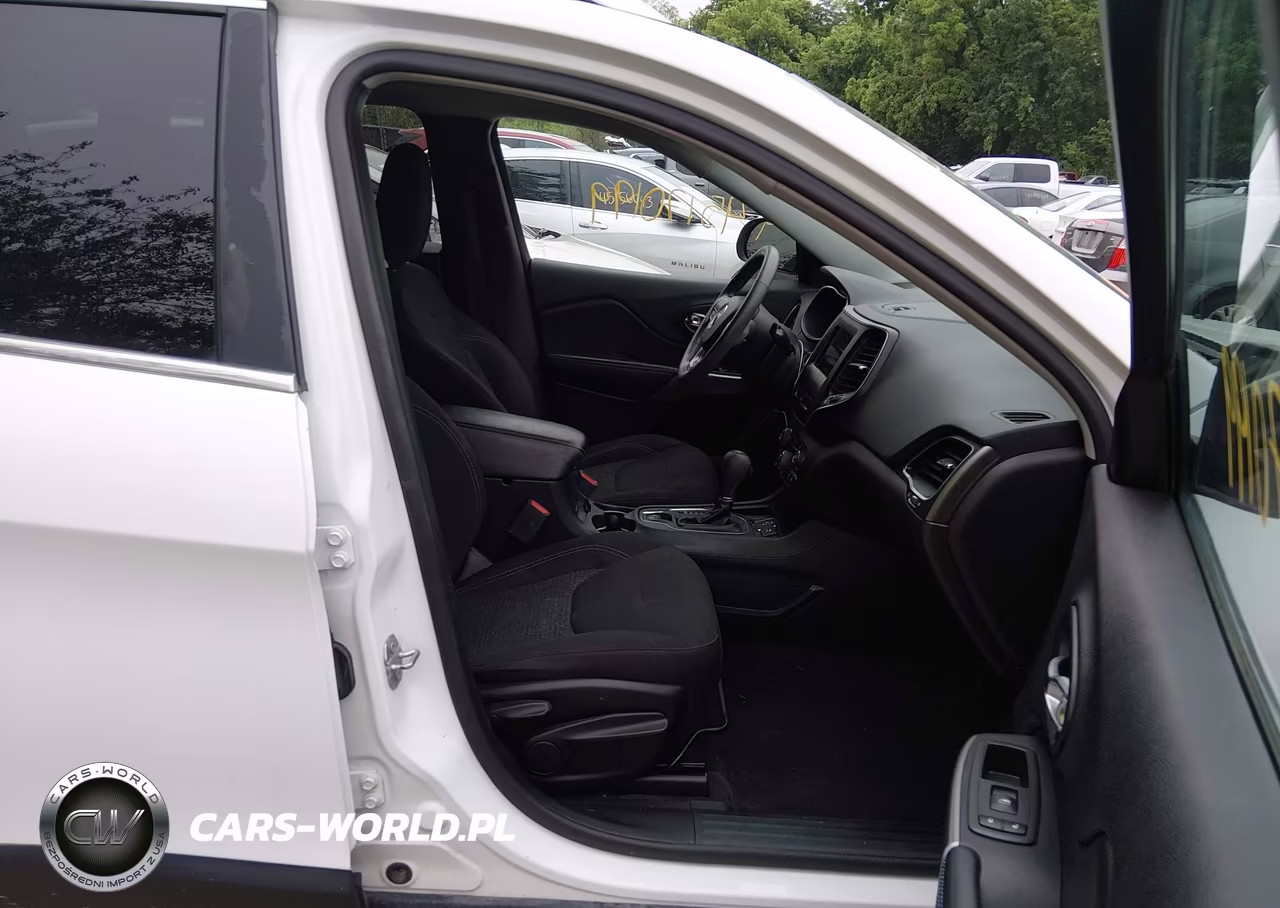 2019 Jeep Cherokee Latitude Fwd VIN:1C4PJLCB3KD178488 - 5
