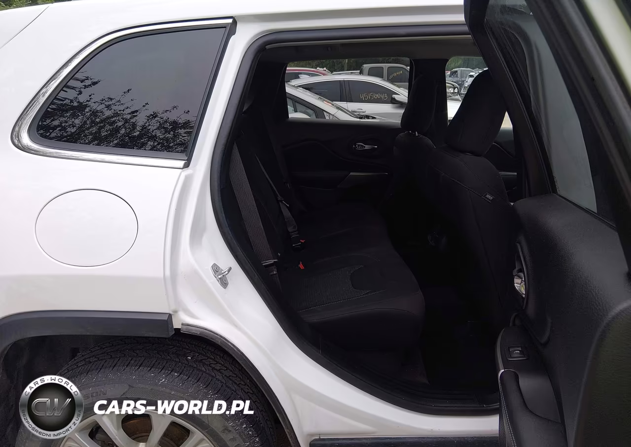 2019 Jeep Cherokee Latitude Fwd VIN:1C4PJLCB3KD178488 - 8