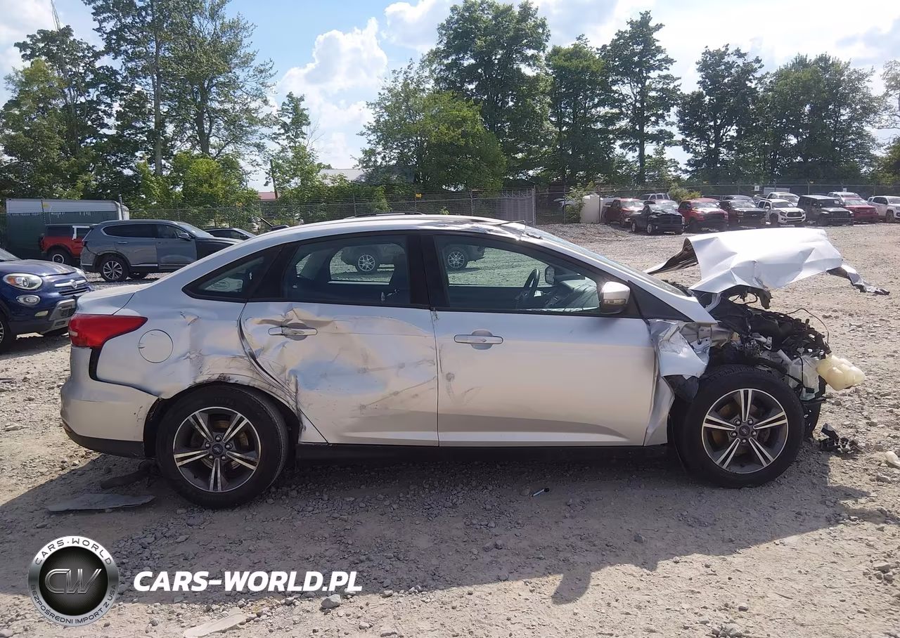 2017 Ford Focus Se VIN:1FADP3FE4HL312940 - 14