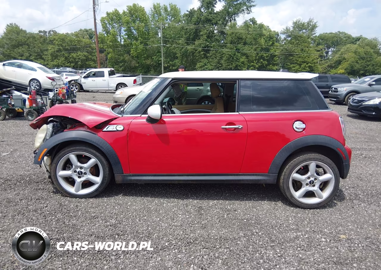 2009 Mini Cooper S VIN:WMWMF735X9TT99816 - 14