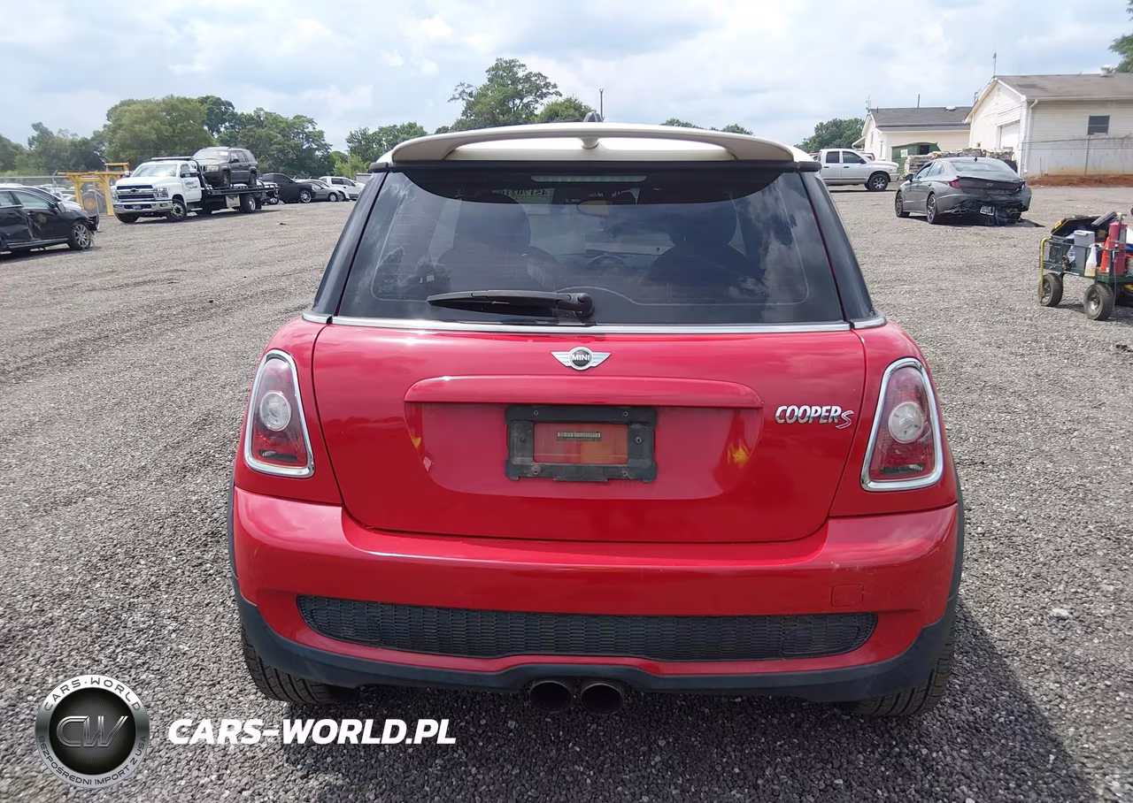2009 Mini Cooper S VIN:WMWMF735X9TT99816 - 16