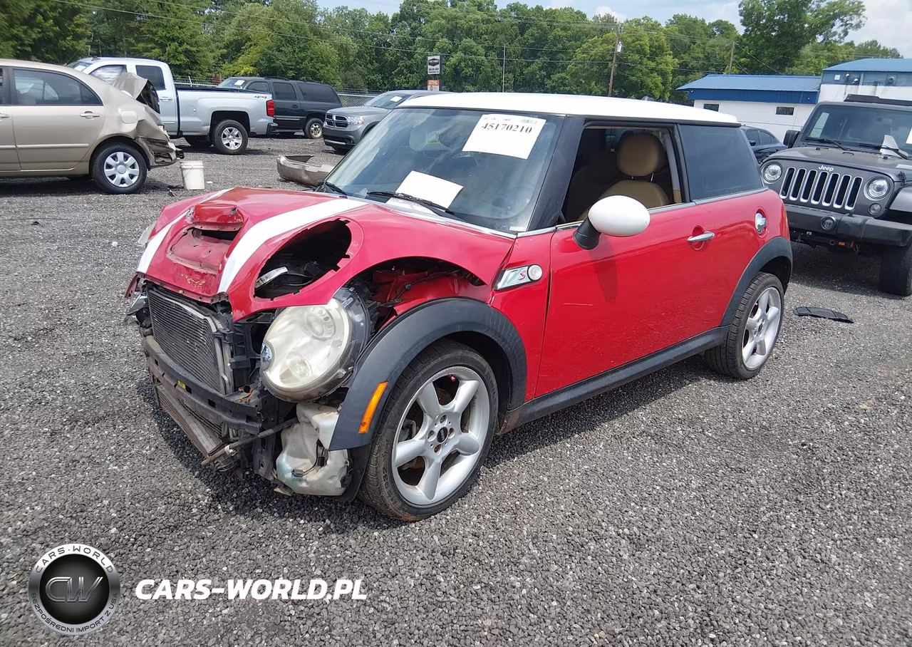 2009 Mini Cooper S VIN:WMWMF735X9TT99816 - 2